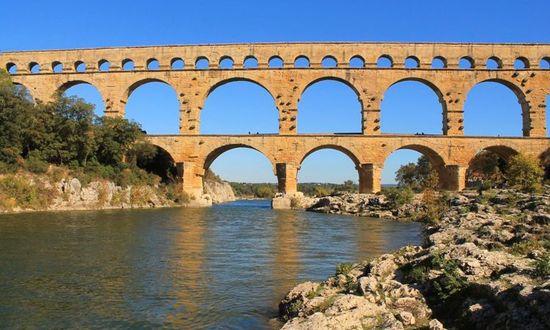 The Pont du Gard, an ancient Roman aqueduct in Gard.jpg